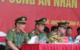 Xem lực lượng công an thi điều lệnh, sử dụng võ thuật chiến đấu